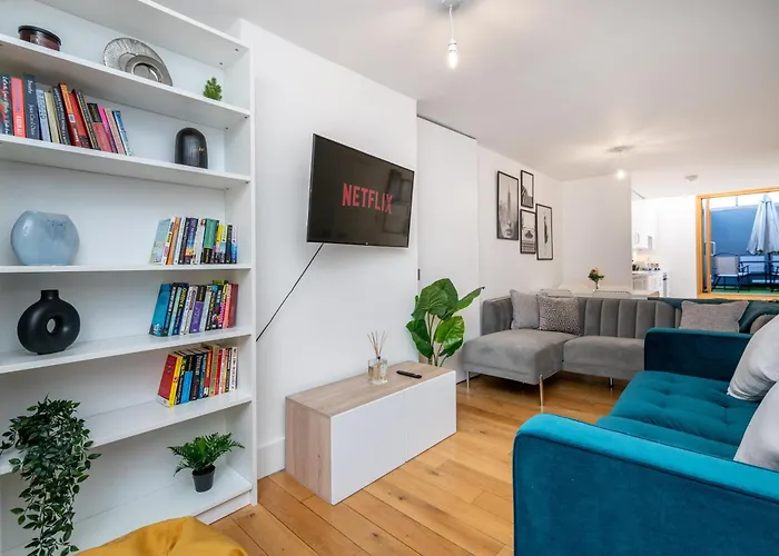 The Deluxe Barbican Duplex