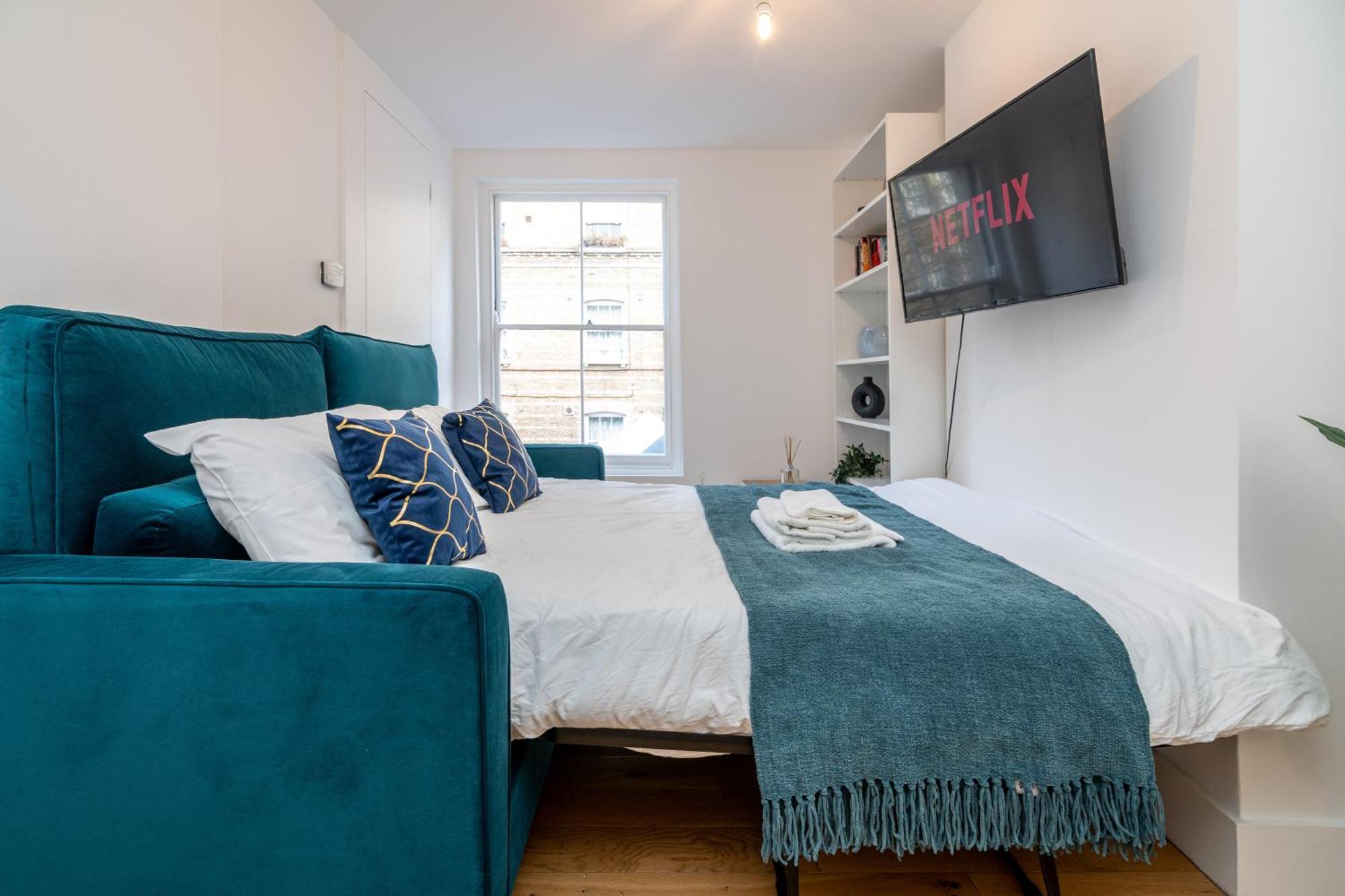The Deluxe Barbican Duplex Apartment London