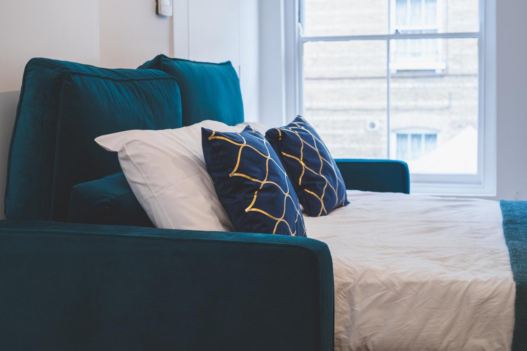 The Deluxe Barbican Duplex Apartment London